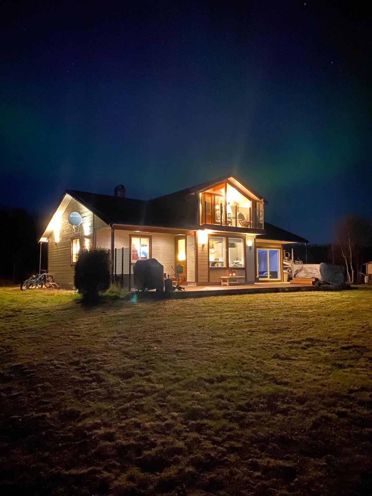 Cottage With Good Standard Next To Neiden River Buitenkant foto