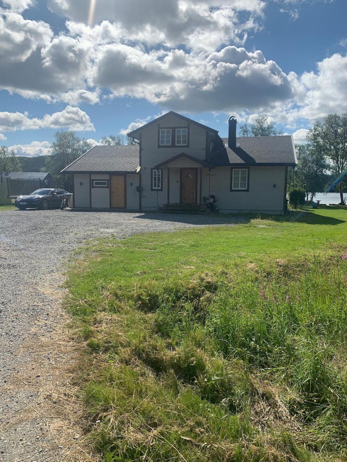 Cottage With Good Standard Next To Neiden River Buitenkant foto